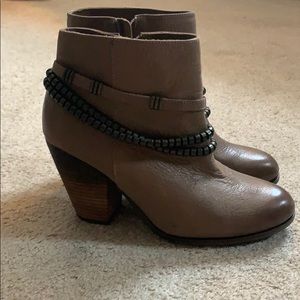 🤩BUNDLE DEAL🤩Vince Camuto Booties